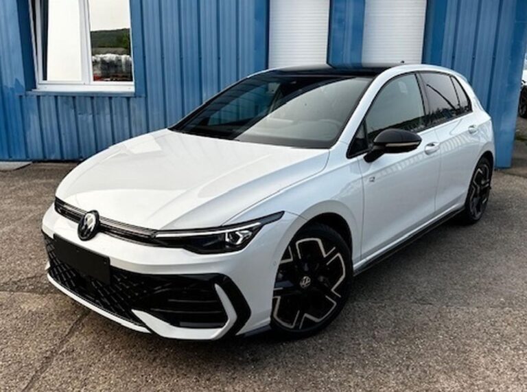 Volkswagen - Golf 8.2 R Line 115 eTFsi
