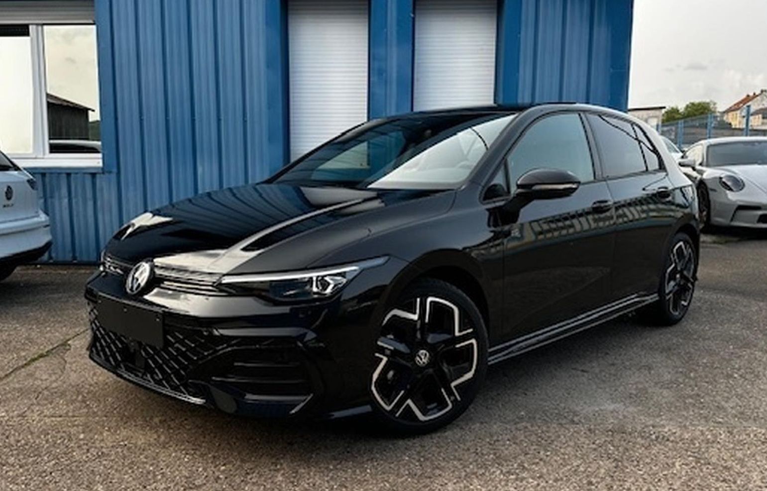 Volkswagen - Golf 8.2 R Line 115 eTFsi